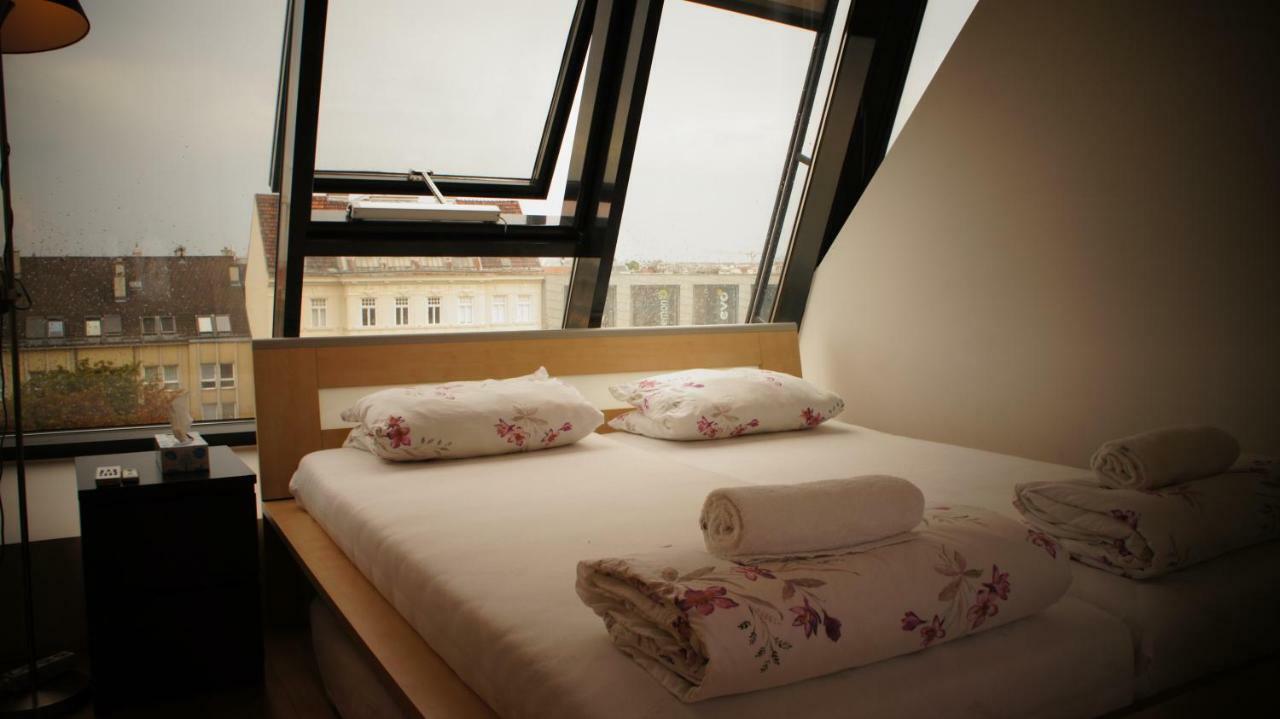 Roof Top With Views. Apartment Wien